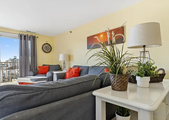 Oceanview On 44th St 3br2ba Balcony Views Of Sunrise & Sunset Pool *