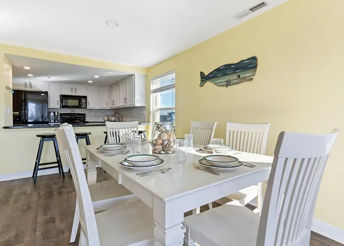 Oceanview On 44th St 3br2ba Balcony Views Of Sunrise & Sunset Pool *